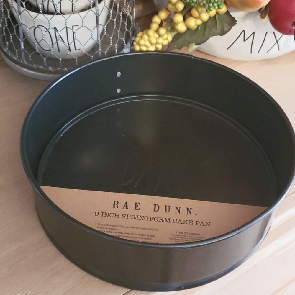 🆕️ Rae Dunn 9" Springform Baking Cake Pan